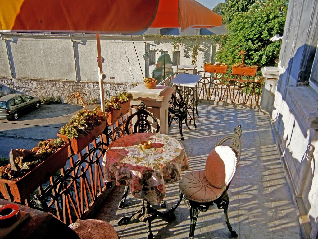 Retro - 19th Century Guest House Balchik Esterno foto